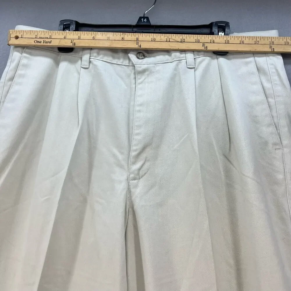 NWT Dockers Khaki Pants Men's 38X32 Classic Fit Pleated Front No Wrinkle Twill